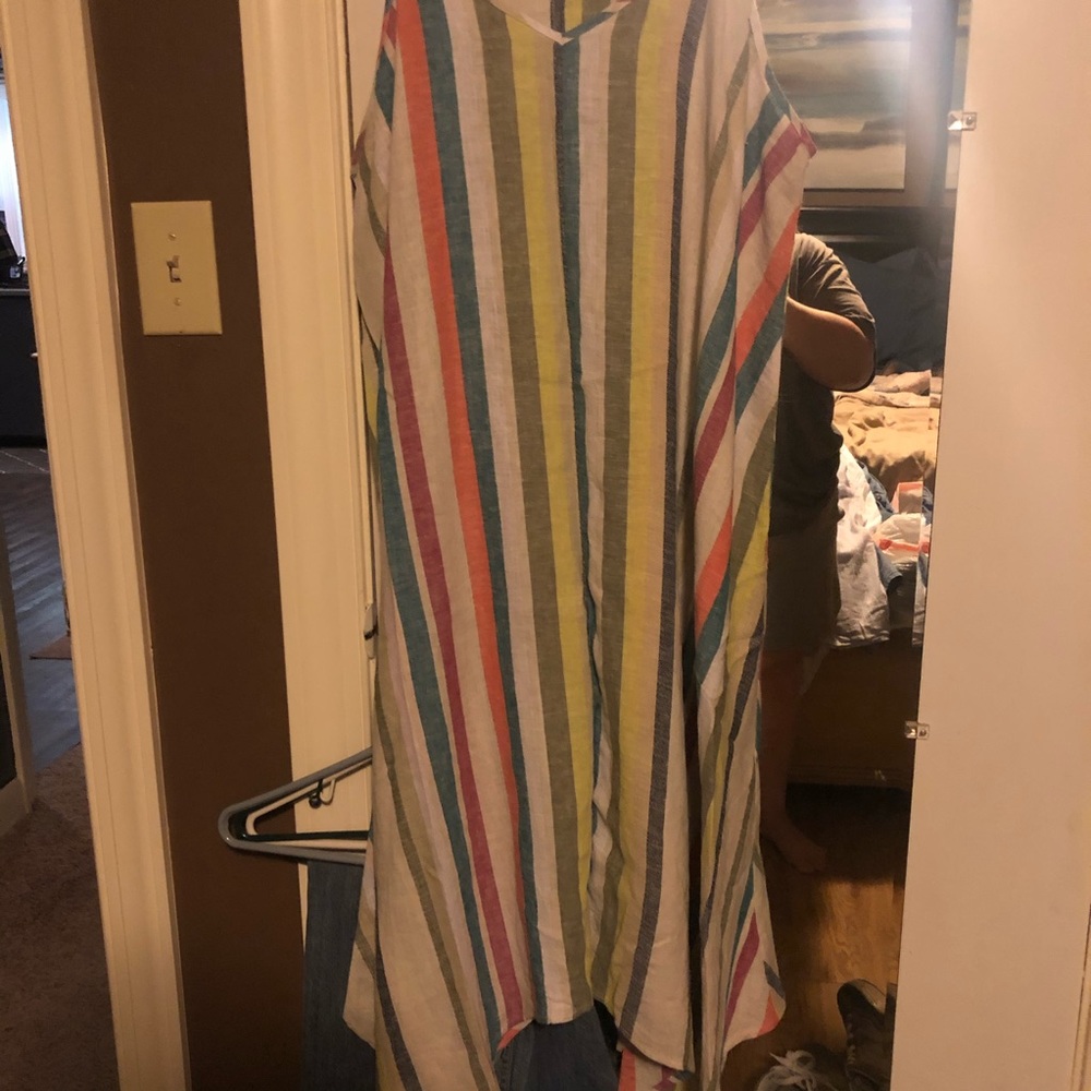 Linen dress. Strappy shark cut
